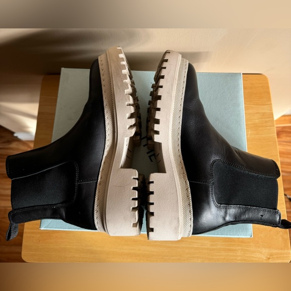 *SOLD* Chunky Chelsea Boots - Picture 7 of 12